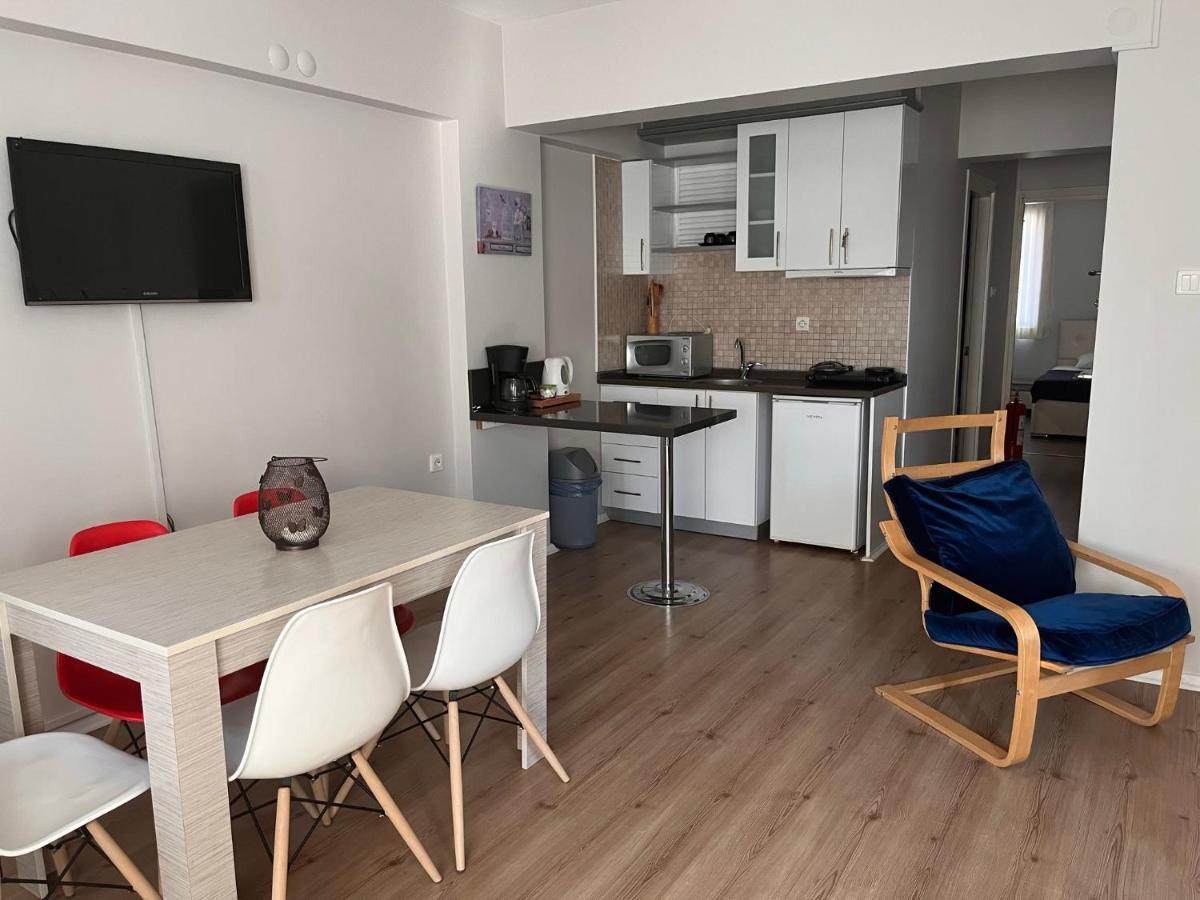 Deka Evleri Lägenhet Izmir Exteriör bild